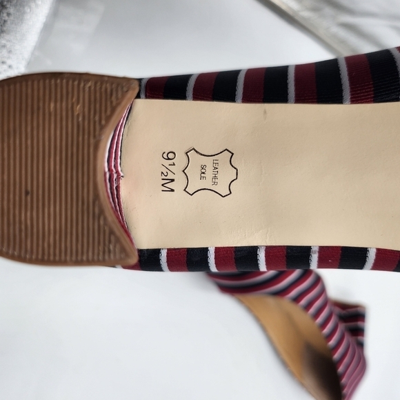 Talbots Kelsey Womens striped satin fabric upper block heel pumps Sz 9.5M - Picture 8 of 9